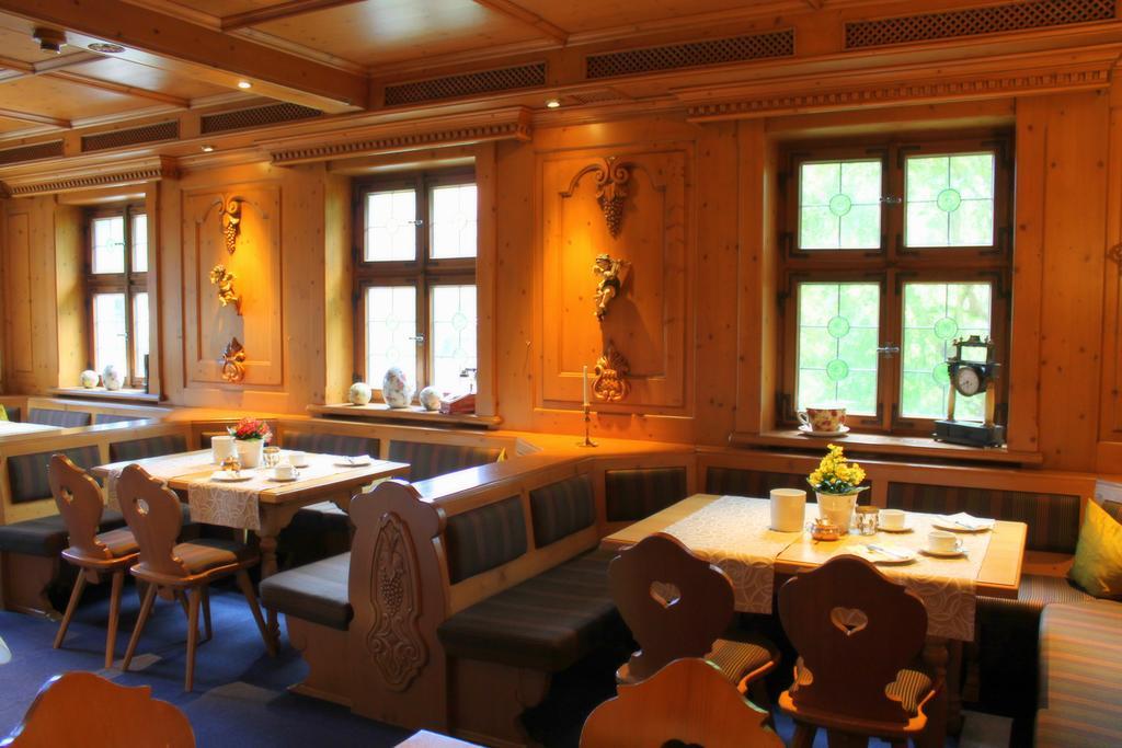 Burggartenpalais 4*